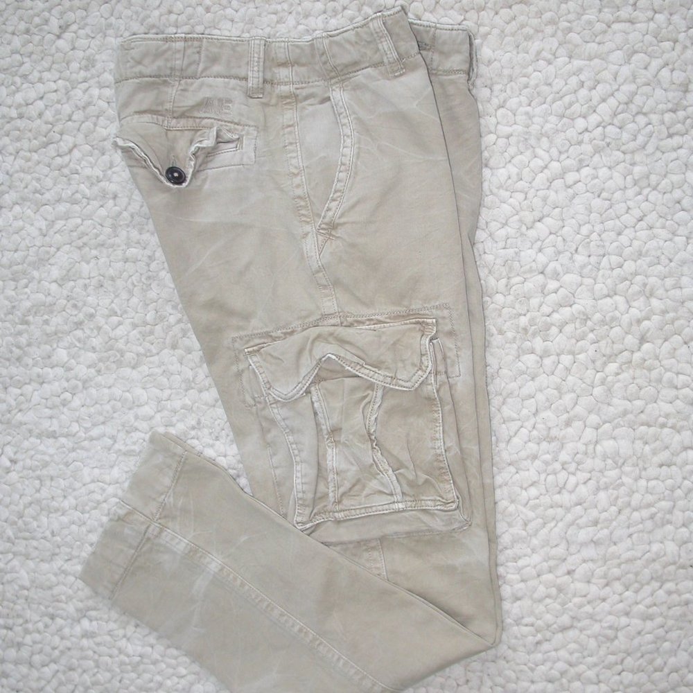 American Eagle Outfitters Distressed Denim Jeans
